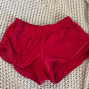 Lululemon Hotty Hot Low Rise Short 2.5”